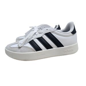 Adidas Barreda Low Top Sneaker 8.5 Gently Used